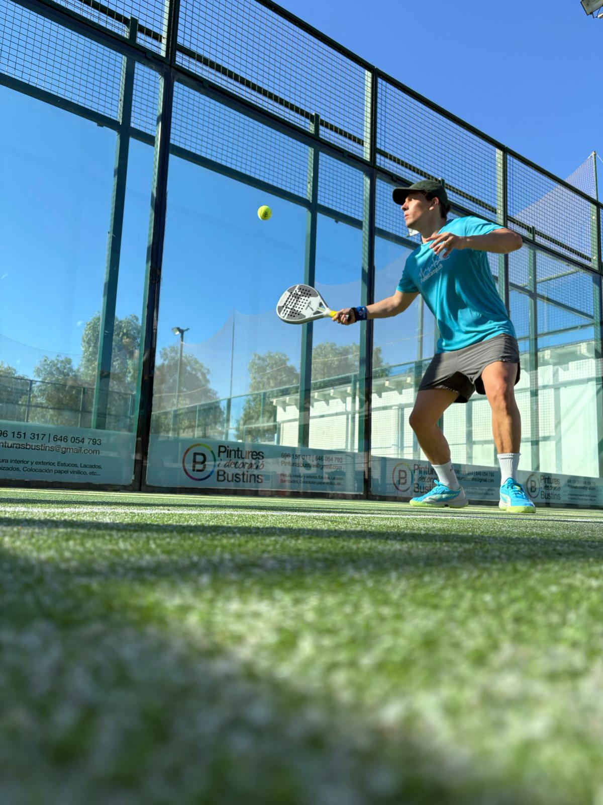 Hubertus Porschen auf dem Padel-Court während des 5-Tages-Camps über Pfingsten